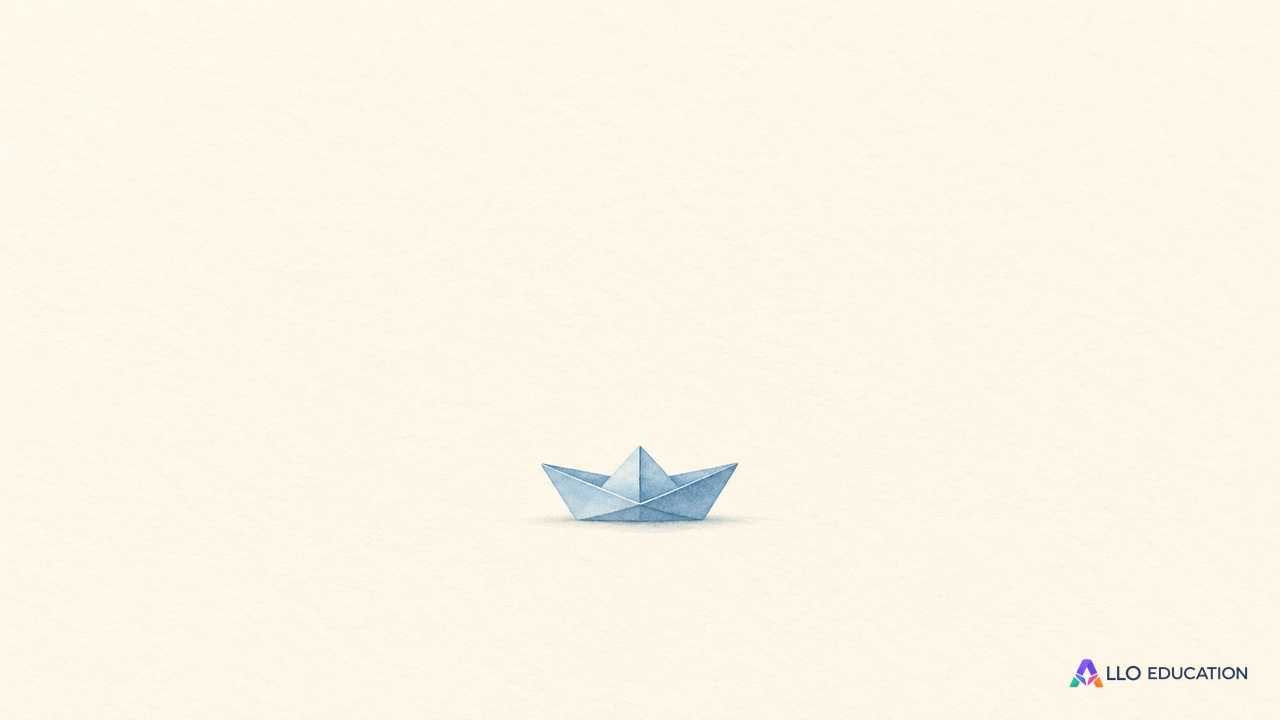 Un minuscule bateau en papier bleu pâle entier évoque le corpus sur un fond ivoire.
